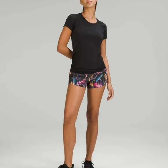 LULULEMON SPEED UP SHORTS SIZE 8 - Picture 7 of 7